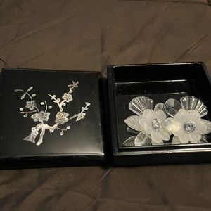 Flower earrings with flower jewelry box